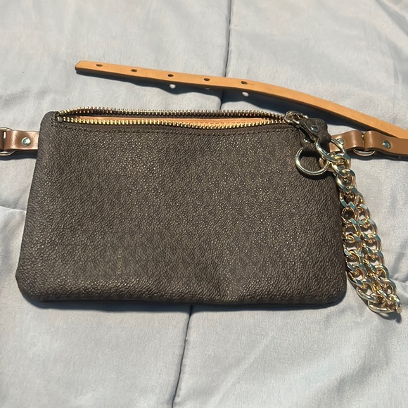 Michael Kors Fanny Pack - Picture 1 of 9